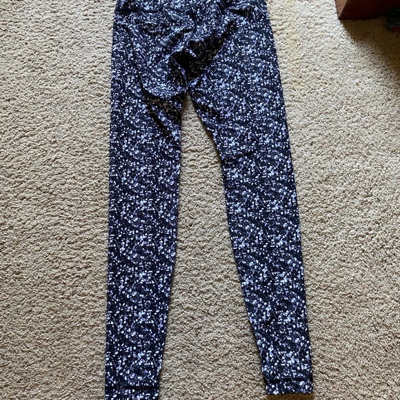 Lululemon high raise leggings - Picture 3 of 3